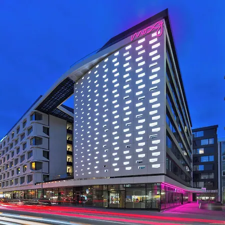 Moxy Frankfurt City Center-2